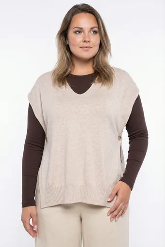 Béžová oversize vesta s svetrem