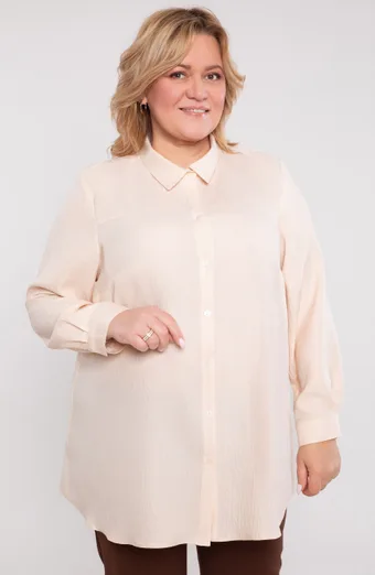 Tmavě modrá halenka s bílými puntíky