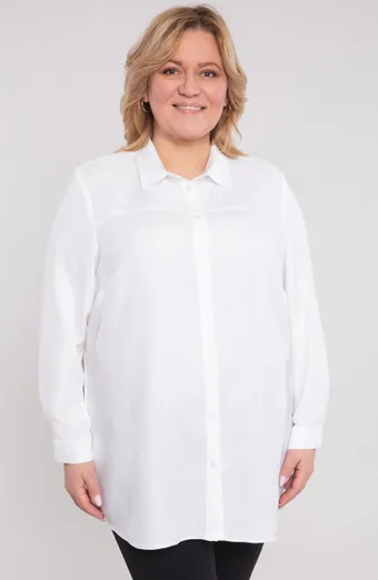 Tmavě modrá halenka s bílými puntíky